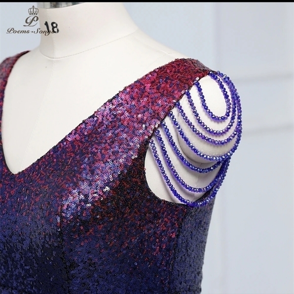 Red/ Violet,  V Neck , Sleeveless,  Backless,  Contrast Sequined Mermaid… - Picture 10 of 15
